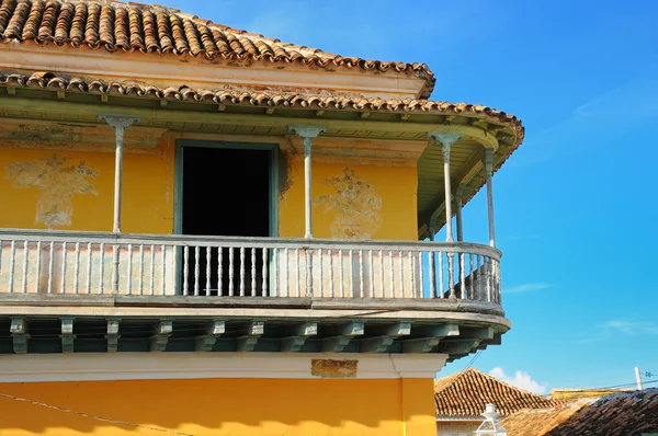 Fachada tropical en Trinidad — Foto de Stock