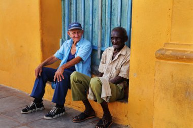 sokakta trinidad, Küba erkekler. Ekim 2008