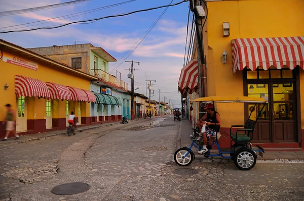 Rua comercial em Trinidad, Cuba, OCT 2008 . — Fotografia de Stock