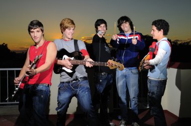 genç grup müzisyen