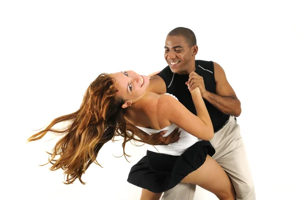 Casal multirracial dançando isolado — Fotografia de Stock