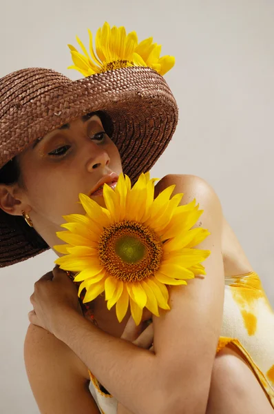 Portret dziewczyny słonecznika — Zdjęcie stockowe