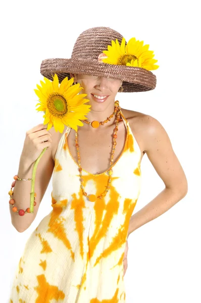 Glad kvinna med solros — Stockfoto