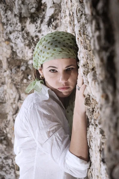 Jovem mulher atraente — Fotografia de Stock