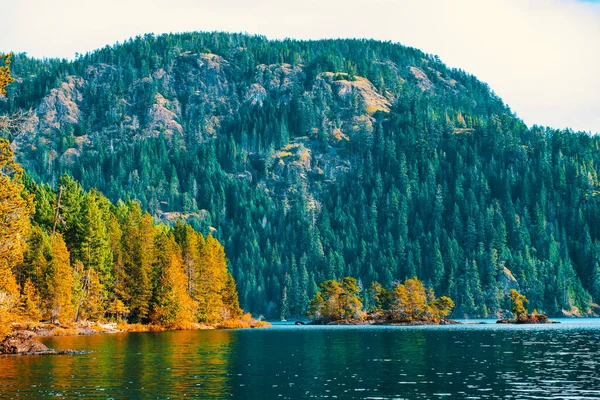 Pohled Gordon Bay Park Cowichan Jezero Ostrově Vancouver Během Podzimu — Stock fotografie