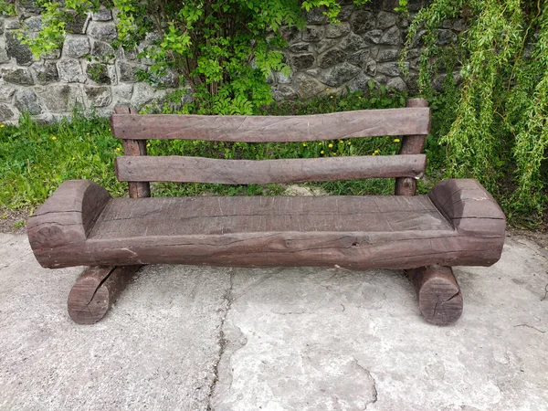 Handmade Wooden Bench Painted Wooden Log Back Stands Park — Fotografia de Stock