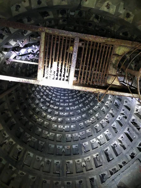 Large Mine Sewage Collector Which Rises Rusty Ladder Illuminated Flashlights — Stockfoto