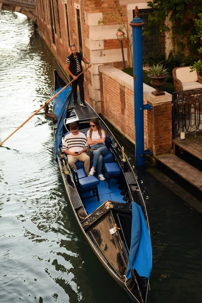 Octobre 2019 Venise Italie Sur Bateau Gondolier Transporte Des Touristes — Photo