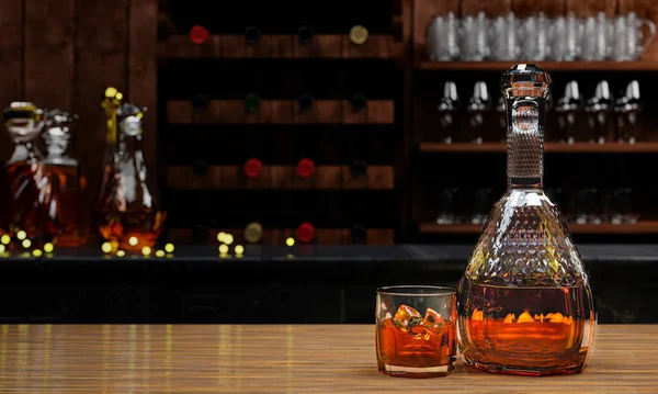 Whiskey Vagy Brandy Alkoholos Italok Átlátszó Elegáns Üvegben Alkohol Tiszta — Stock Fotó