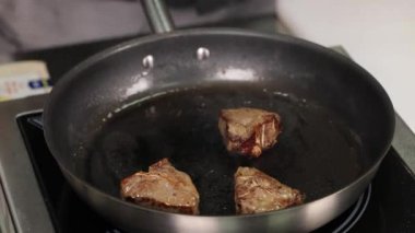 tavada et pişirmek