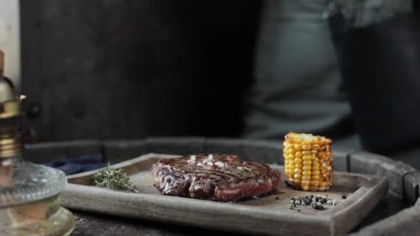 Vista Perto Deliciosa Carne Grelhada — Vídeo de Stock