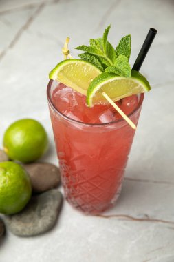 limon ve naneli yaz kokteyli