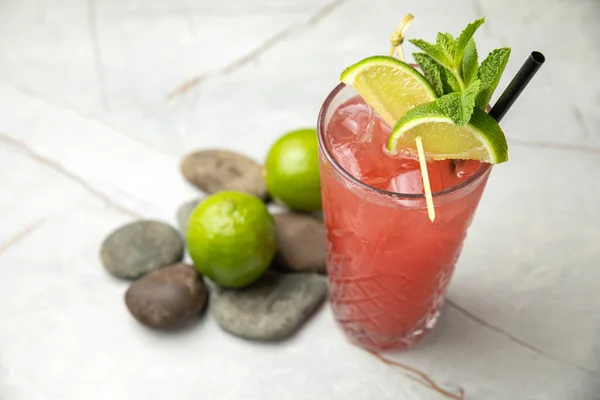 Cocktail Verão Fresco Com Limão Hortelã — Fotografia de Stock
