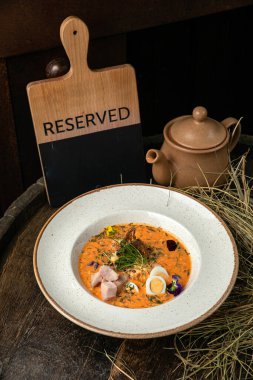 Tavuk ve sebzeli çorba.