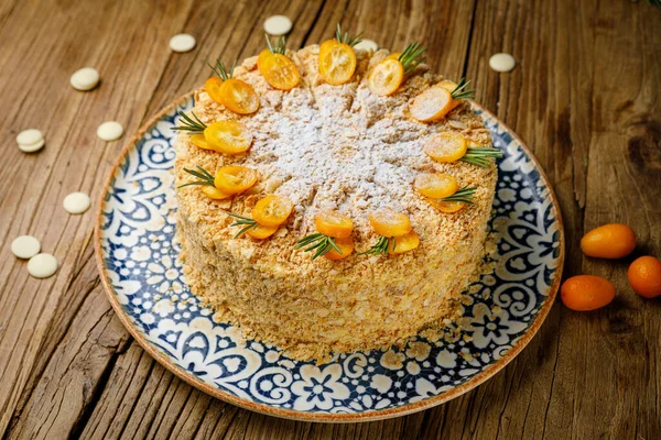 Hausgemachter Kuchen Mit Nüssen Und Früchten — Stockfoto