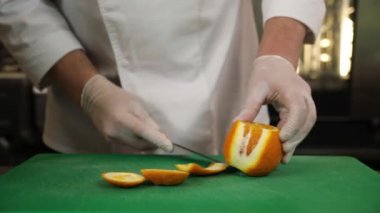 Meyve sıkacağı ve sebzeli taze meyve suyu.