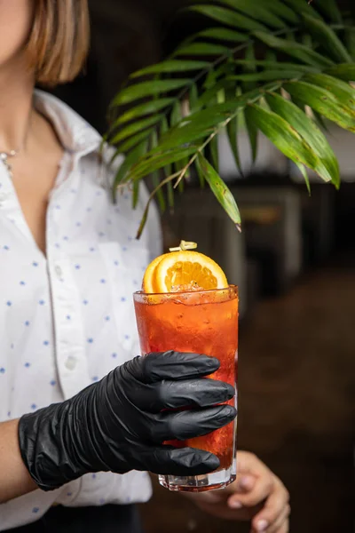 Bar Lemonade Fruit Hands Bartender — Stockfoto