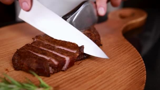Grilled Meat Prepared Chef Restaurant Kitchen — Stock Video