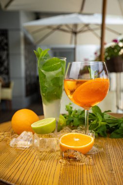 limon ve naneli yaz kokteyli