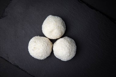 Mochi renkli Japon pirinç kekleri, tatlı.
