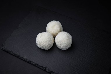 Mochi renkli Japon pirinç kekleri, tatlı.