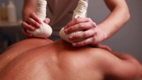 Man Getting Massage Treatment Spa Salon — Videoclip de stoc