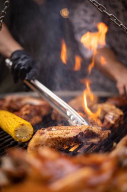 Et ve sebzeli ızgara.