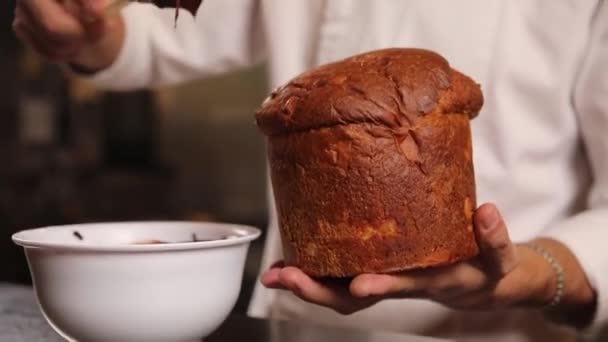 Pastry Chef Prepares Panettone — Vídeo de Stock