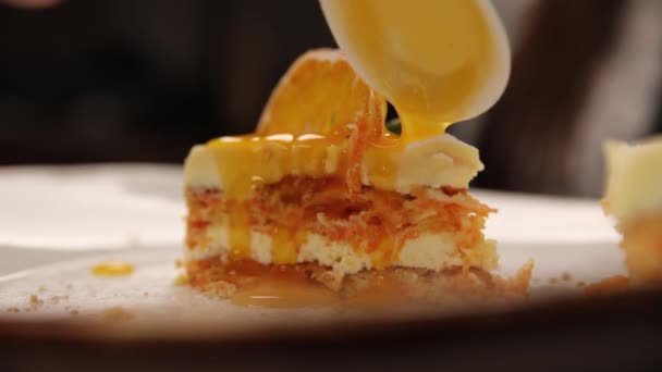 Confectioner Prepares Dessert — 图库视频影像