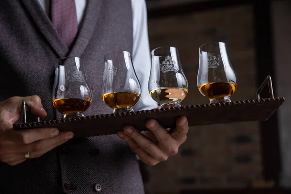 Whisky Corner Kyiv, Ukrayna, 01001 1616, Sofiivs 'ka Caddesi..