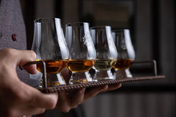 Whisky Corner Kyiv, Ukrayna, 01001 1616, Sofiivs 'ka Caddesi..