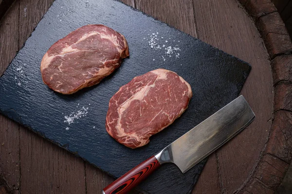 Surowe Marmurowe Mięso Czarny Angus Ribeye Steak — Zdjęcie stockowe