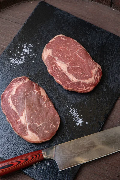Surowe Marmurowe Mięso Czarny Angus Ribeye Steak — Zdjęcie stockowe