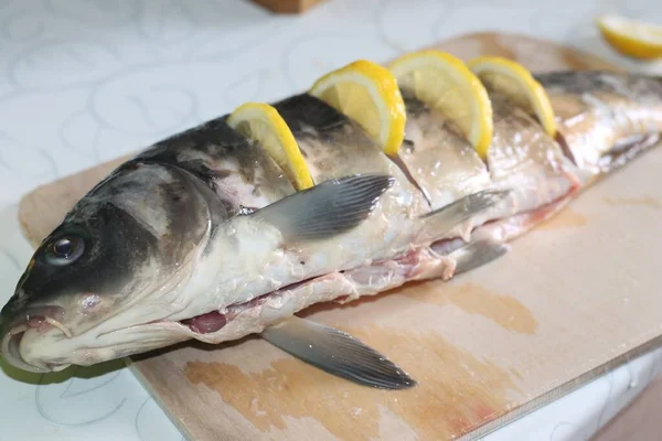 Їжа Напої Рибні Морепродукти Лимони Смачні Свіжі Смачні — стокове фото