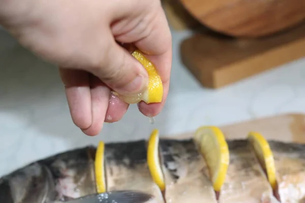 Essen Und Trinken Fisch Meeresfrüchte Und Zitronen Köstlich Frisch Köstlich — Stockfoto