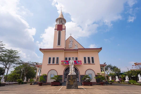 Foto Lansekap Gereja Man Coi Tan Waktu Sabtu Pagi Januari — Stok Foto