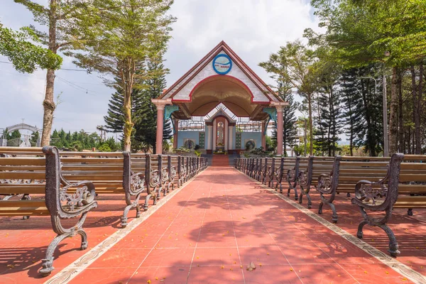 Foto Lansekap Gereja Man Coi Tan Waktu Sabtu Pagi Januari — Stok Foto