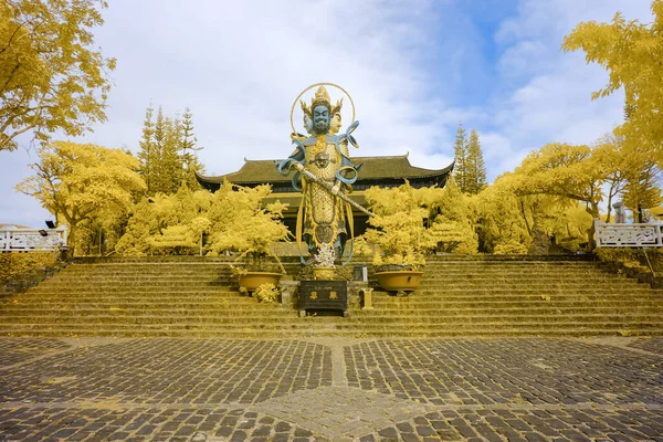 Landschaft Foto Infrarot Buddha Statue Der Linh Pagode Zeit April — Stockfoto