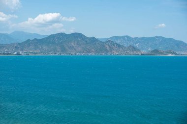 Manzara fotoğrafı: Vinh Hy Körfezi kıyısı. Zaman: 20 Haziran 2022. Konum: Phan Rang Şehri.  