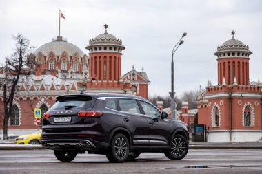 Moskova, Rusya - 18 Mart 2020: Yeni Çin kentsel SUV chery tiggo 8 artı şehir parkında.