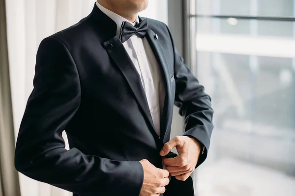 Groom Puts Suit Wedding Morning — Stock Photo, Image