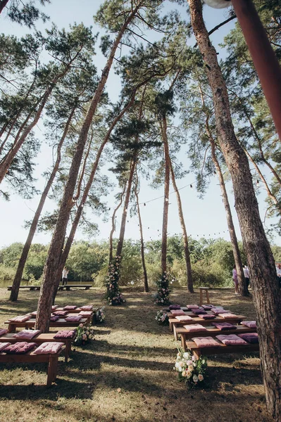 Esküvő Szertartás Egy Tisztáson Erdőben — Stock Fotó