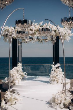 Sahilde inanılmaz bir düğün töreni.