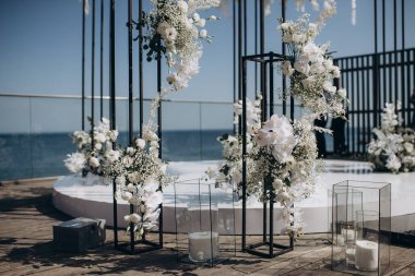 Sahilde inanılmaz bir düğün töreni.