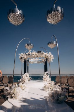 Sahilde inanılmaz bir düğün töreni.