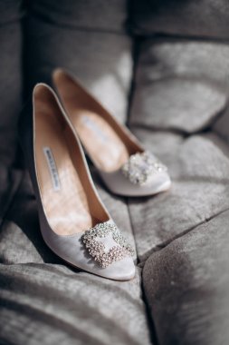 Manolo blahnik haute couture gelin tasarımcısı ayakkabıları