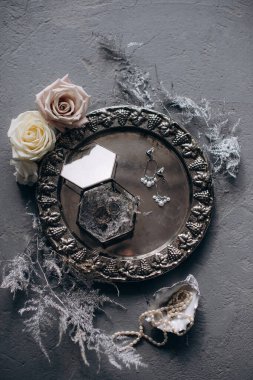 Gelinin düğün detaylarının düzeni