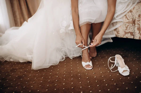 Невеста Пошила Свои Туфли — стоковое фото