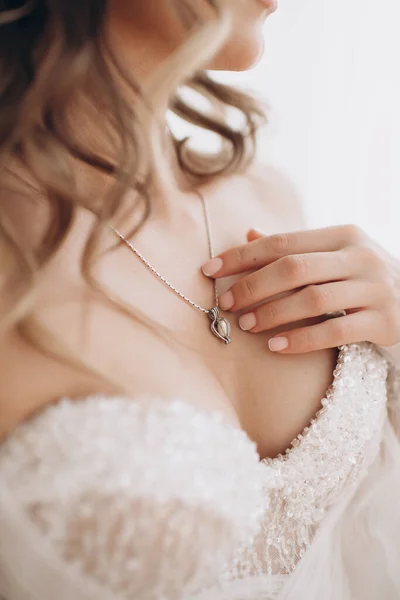 Bride Wedding Dress Gently Touches Ring Her Fingers — стоковое фото