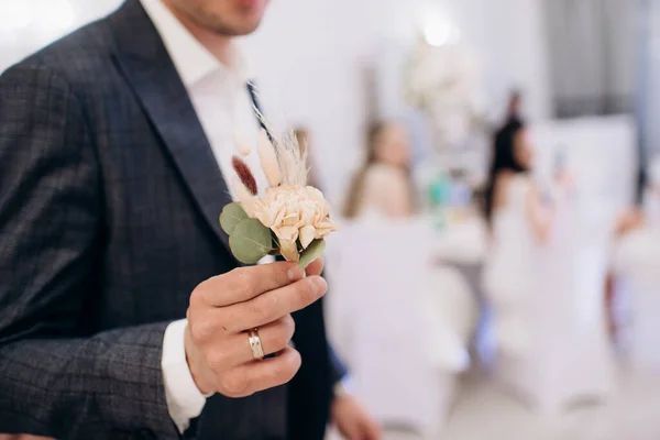 Novio Con Ramo Bodas — Foto de Stock